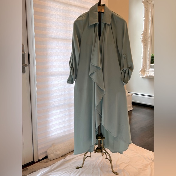 Forever 21 Jackets & Blazers - Long flowing womens top/blazer?